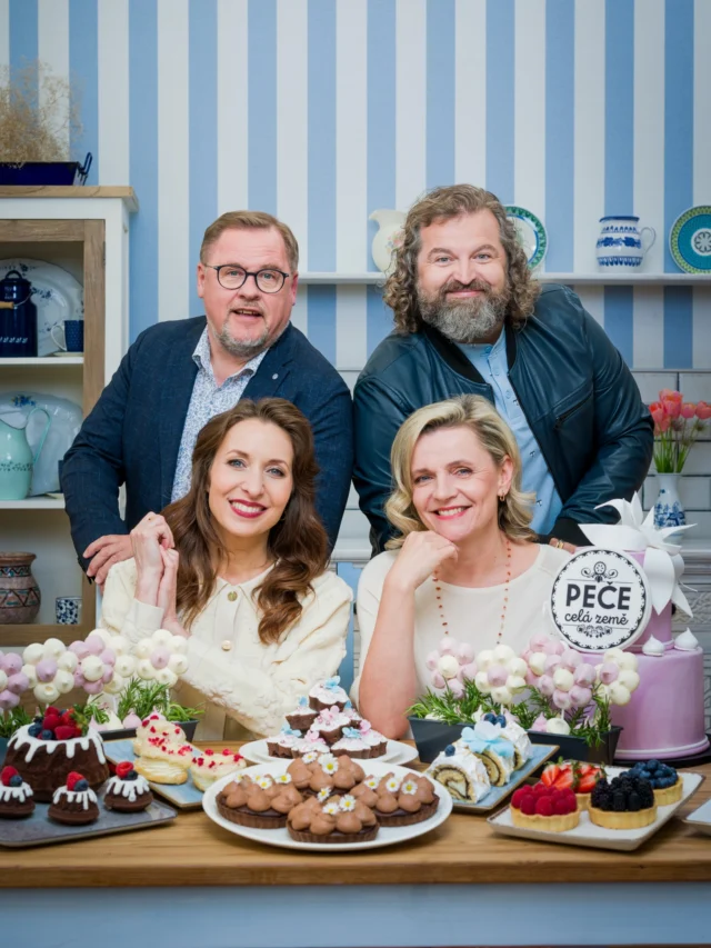 Je to tady! Začíná čtvrtá řada @pececelazeme ♥️

Dvanáct finalistů, dvanáct příběhů, dvanáct lidí, kteří sebrali odvahu vystoupit ze své komfortní zóny a postavit se před kamery. Už jen to si zaslouží obrovský respekt. 

Držte jim palce, fanděte a než se pustíte do kritiky, zkuste si sami sebe představit na jejich místě. Za každou jednotlivou výzvou je obrovské nasazení každého z nich ♥️

Startujeme dnes ve 20:05 hodin na ČT 1 ♥️ a já jsem vděčná, že jsem mohla být u toho ♥️ velké díky všem, kteří se na pořadu podílejí. 

#pececelazeme #pecemevtomspolu #vikendovepeceni
