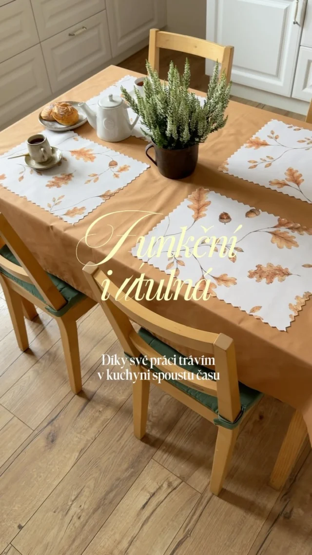 Někdy stačí jen pár detailů 🍂🍄‍🟫🍁

Prostírání, běhouny a ubrusy od české značky Goldea krásně promění atmosféru kuchyně a přitom zůstávají praktické pro každodenní život. A přesně takové věci mám ráda. 🤎

Abyste i vy mohli vdechnout trochu podzimu do svého interiéru, mám pro vás SLEVU 10% na celý sortiment značky @goldea.cz, který rozhodně ubrusy nekončí. Slevový kód MISA10 platí do 28.9.2026 pro CZ i SK 🍁

#spoluprace #vikendovepeceni #podzimnidekorace